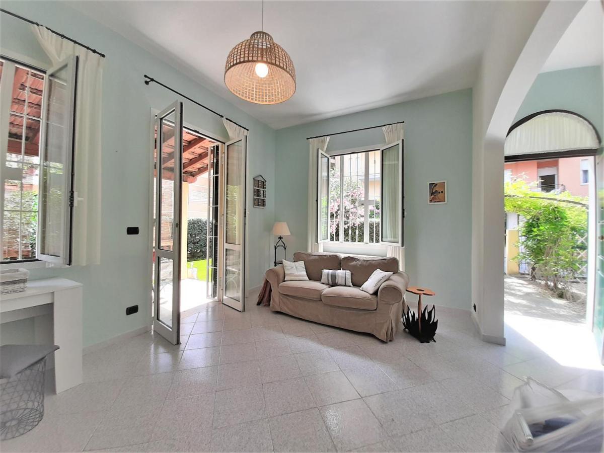 Villa La Casetta Con Giardino A 30 M Dal Mare San Bartolomeo Al Mare Exteriör bild