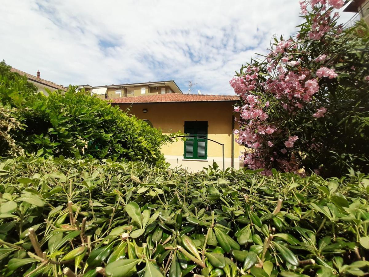 Villa La Casetta Con Giardino A 30 M Dal Mare San Bartolomeo Al Mare Exteriör bild