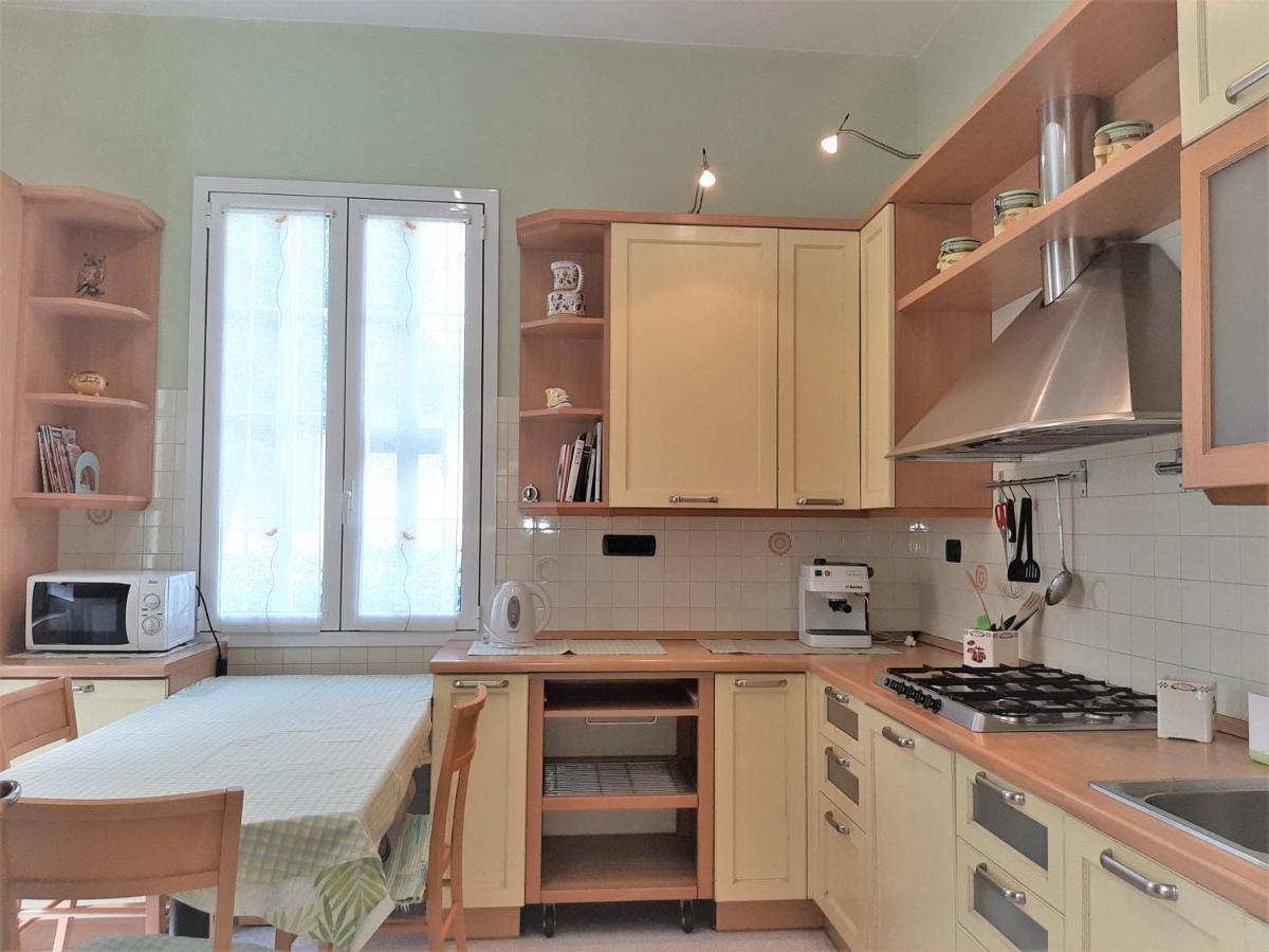 Villa La Casetta Con Giardino A 30 M Dal Mare San Bartolomeo Al Mare Exteriör bild