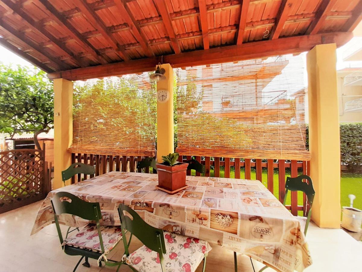 Villa La Casetta Con Giardino A 30 M Dal Mare San Bartolomeo Al Mare Exteriör bild